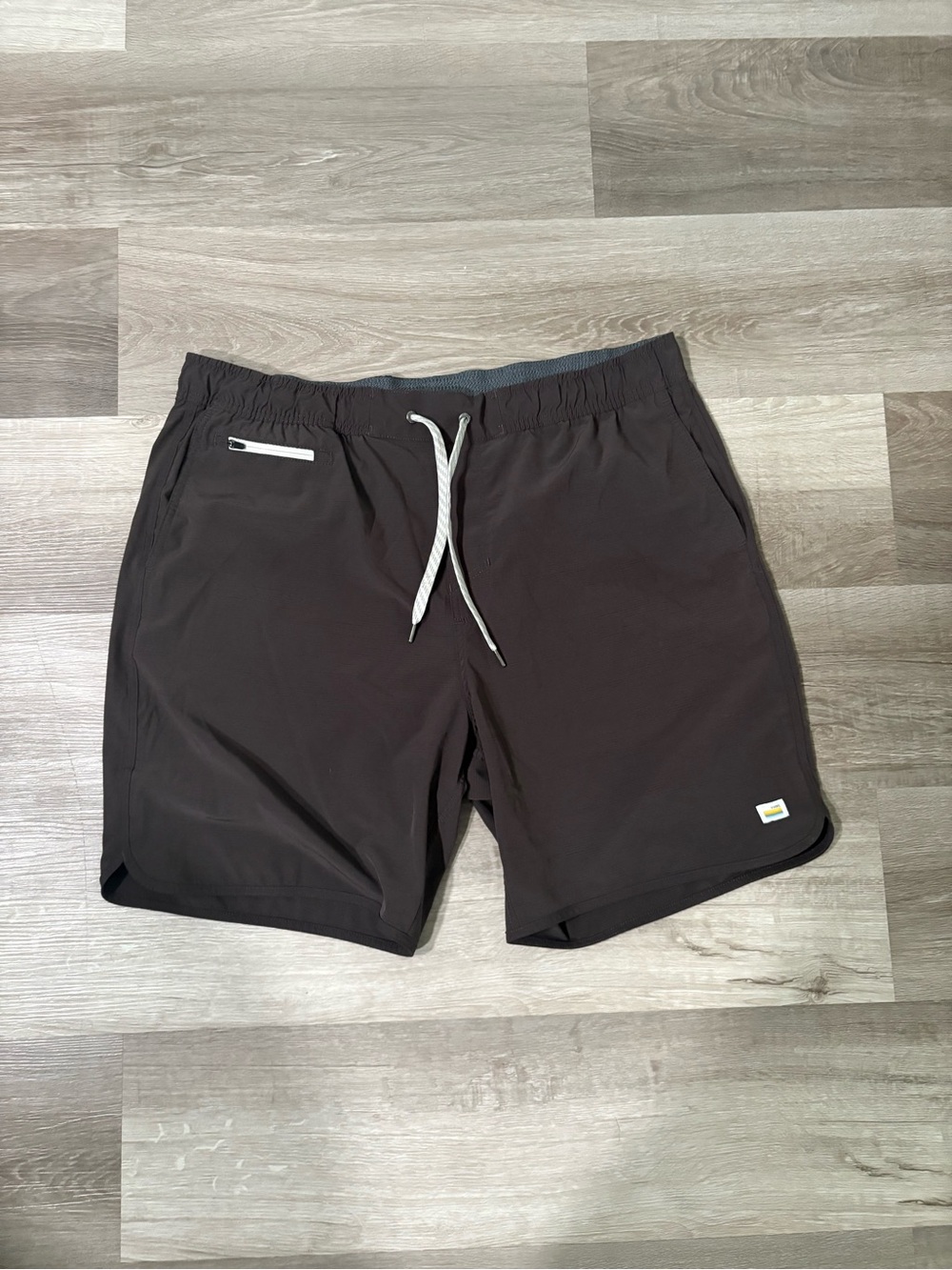 Vuori Men's Dark Brown Drawstring Swim/Active Shorts